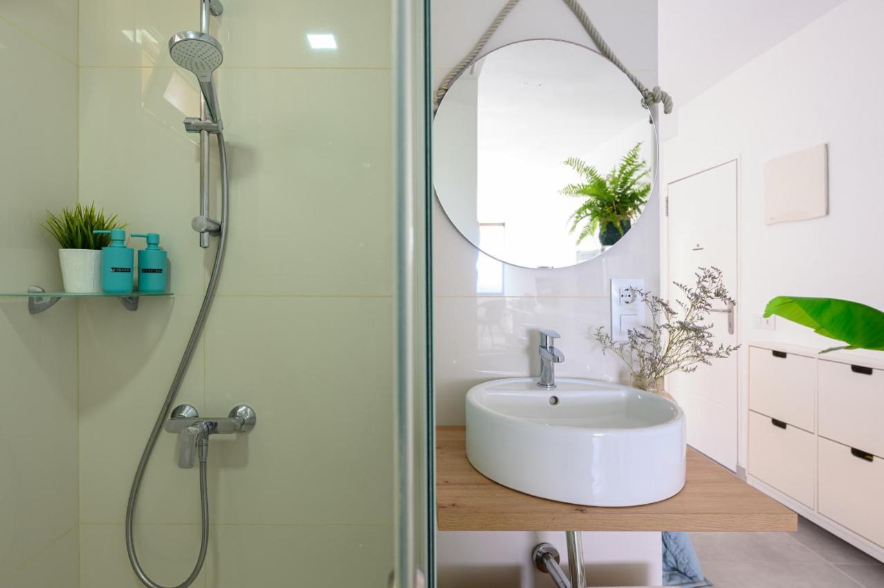 Stylish Sea View Accommodation Las Canteras Лас Палмас де Гран Канария Екстериор снимка
